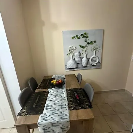 Sandras Near Airport Apartament Corfu (city)