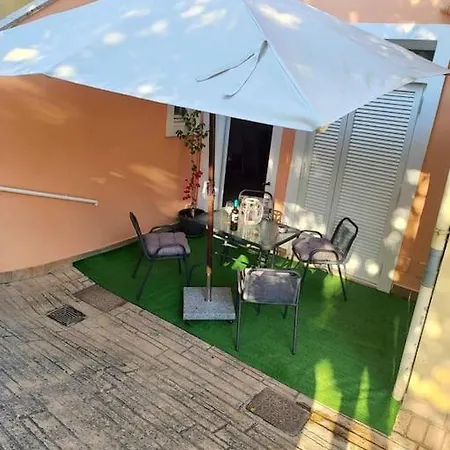 Sandras Near Airport Apartament Corfu (city)